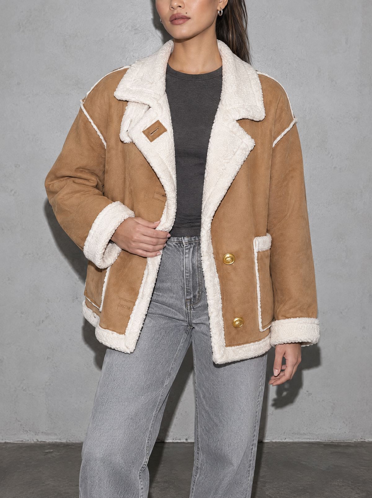 Cool flash studio · Streetstyle Beige bust to thigh
