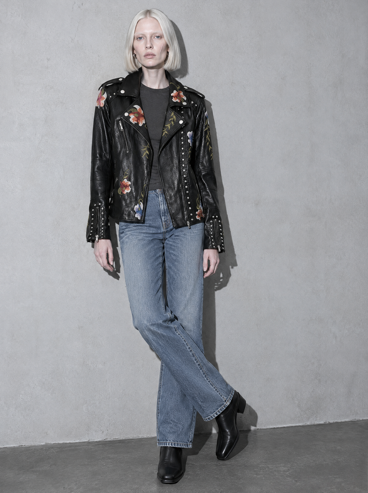 Cool flash studio · Streetstyle Black seated or lean