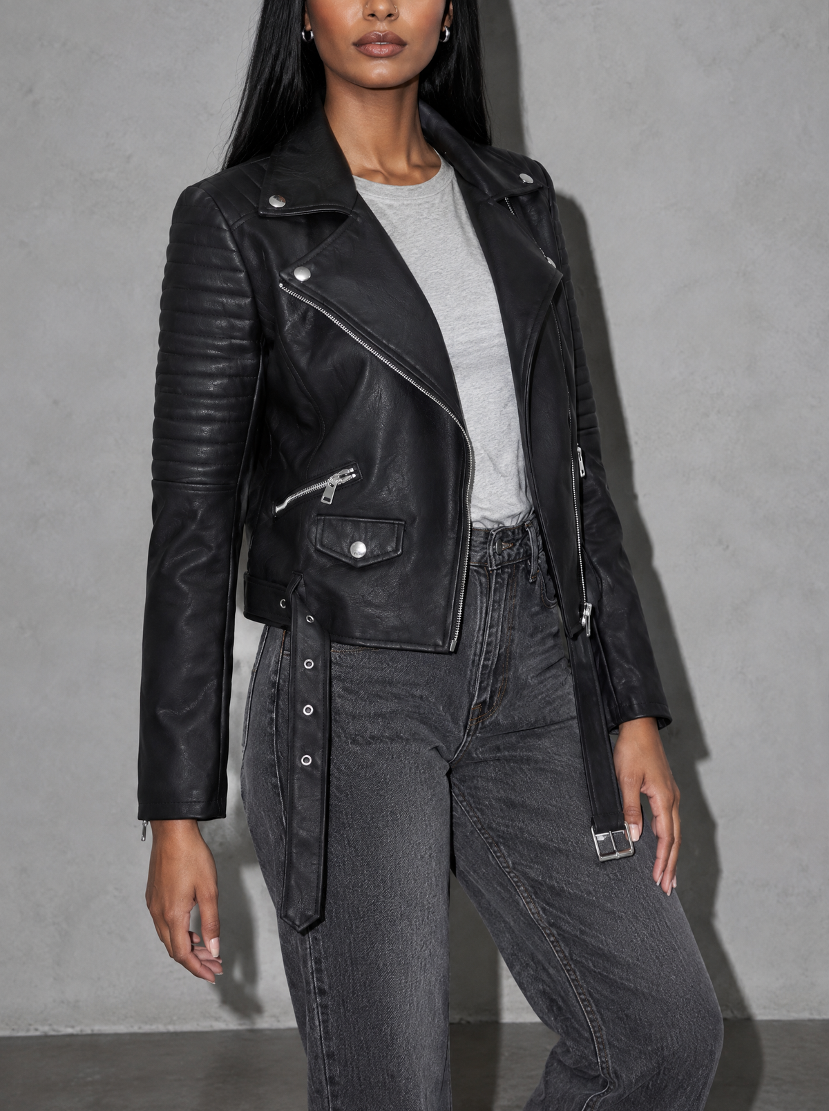 Cool flash studio · Streetstyle Black bust to thigh