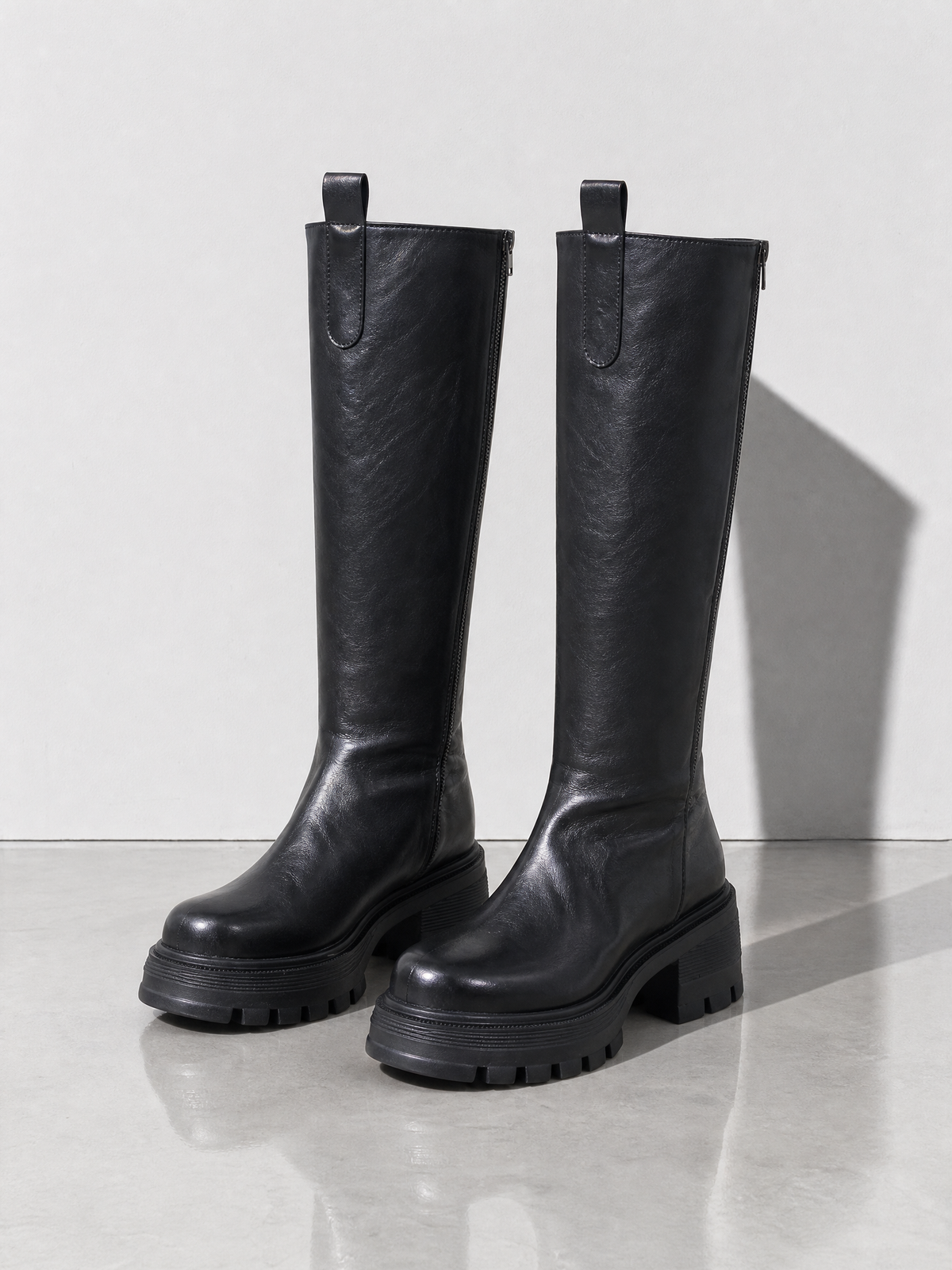 Plus-size Tall Boots With Thick Soles - Black WL828 - complete pair, front three-quarter