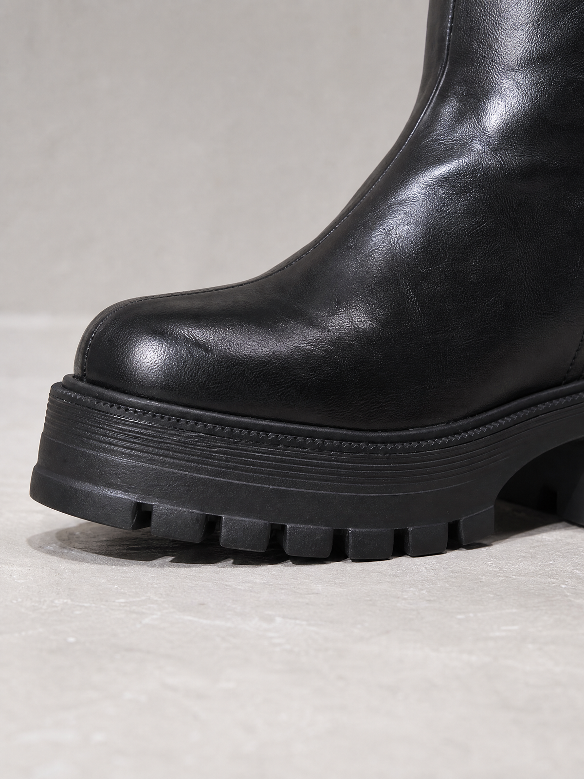 Plus-size Tall Boots With Thick Soles - Black WL828 - lugged platform sole detail
