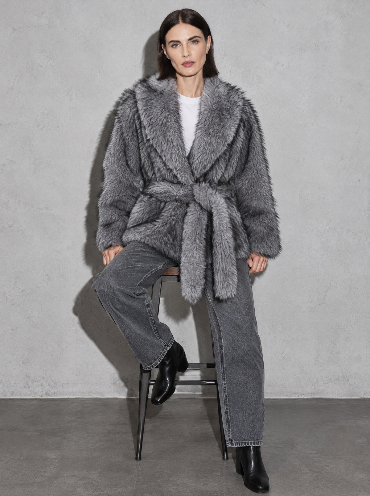 Cool flash studio · Streetstyle Grey seated or lean
