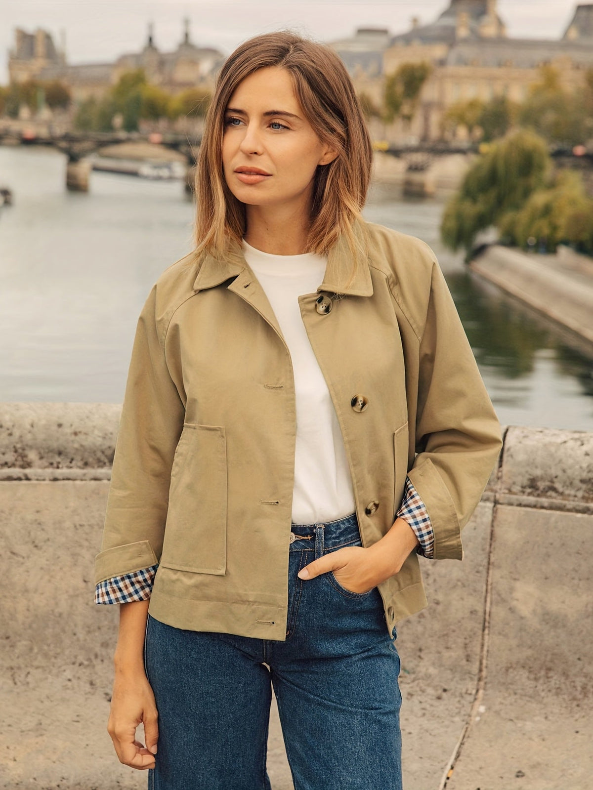 Women's Classic Jacket with Collar and Button Front
