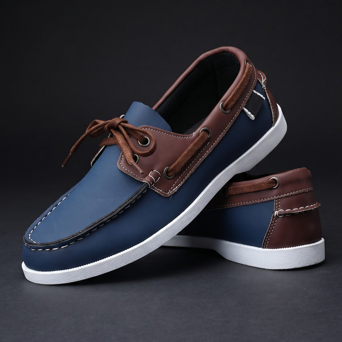 Men's Boat Shoes with Two-Tone Contrast Design