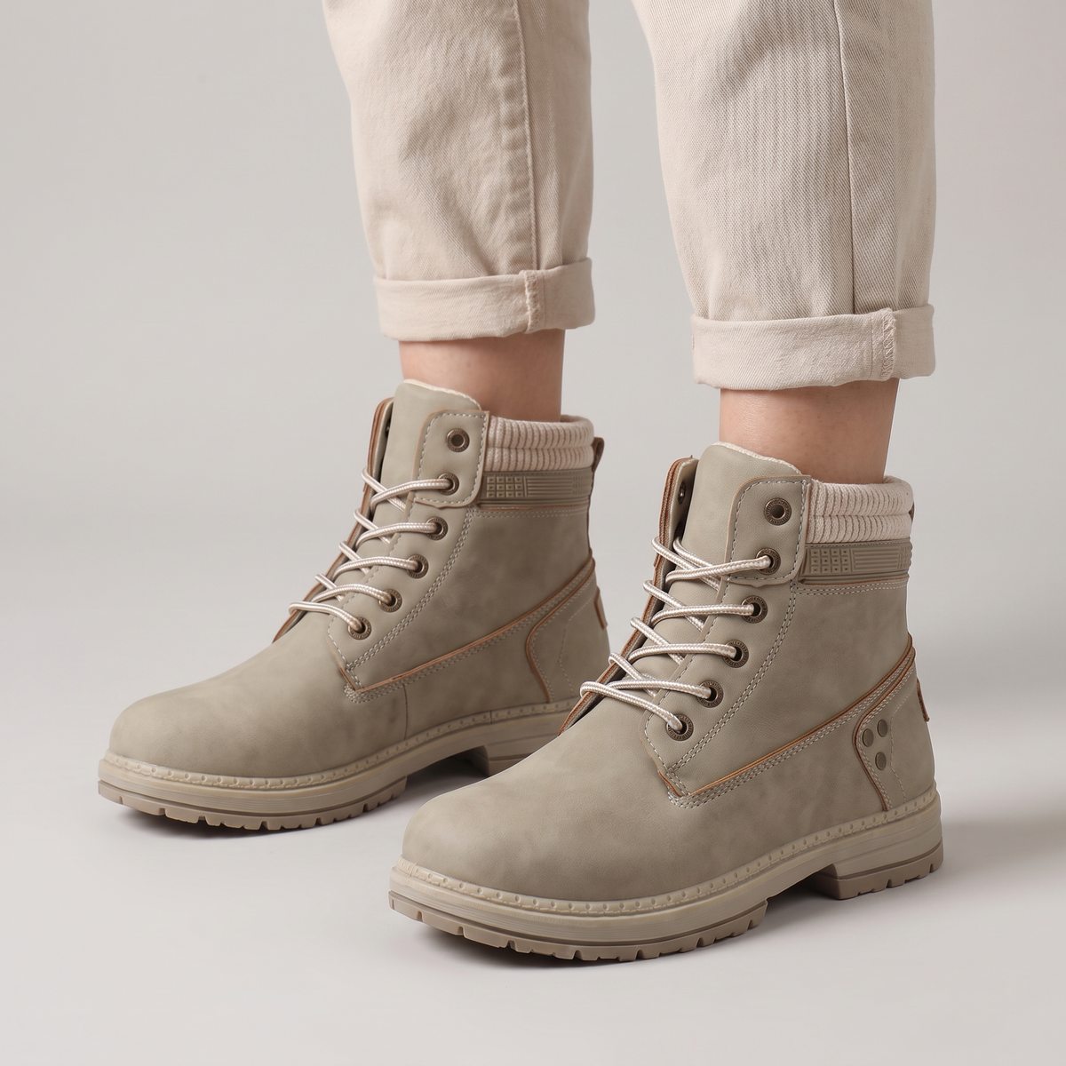 Unisex Winter Boots with Chunky Sole and Block Heel