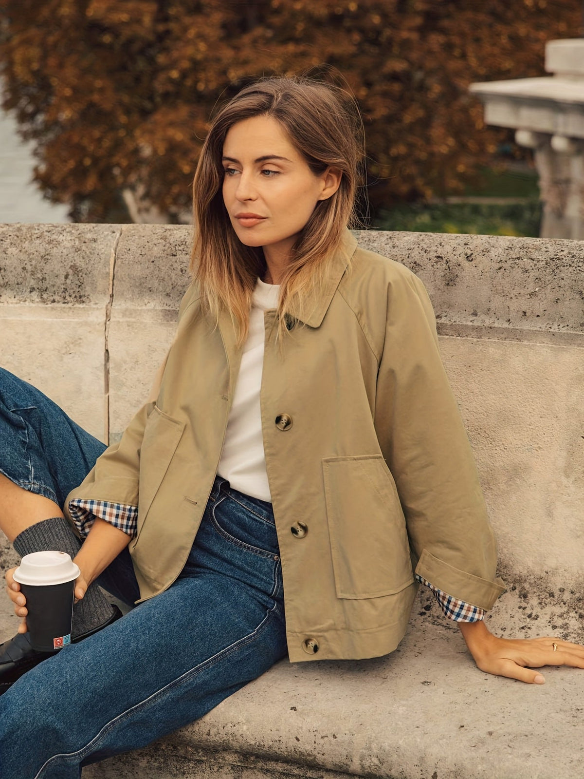 Women's Classic Jacket with Collar and Button Front