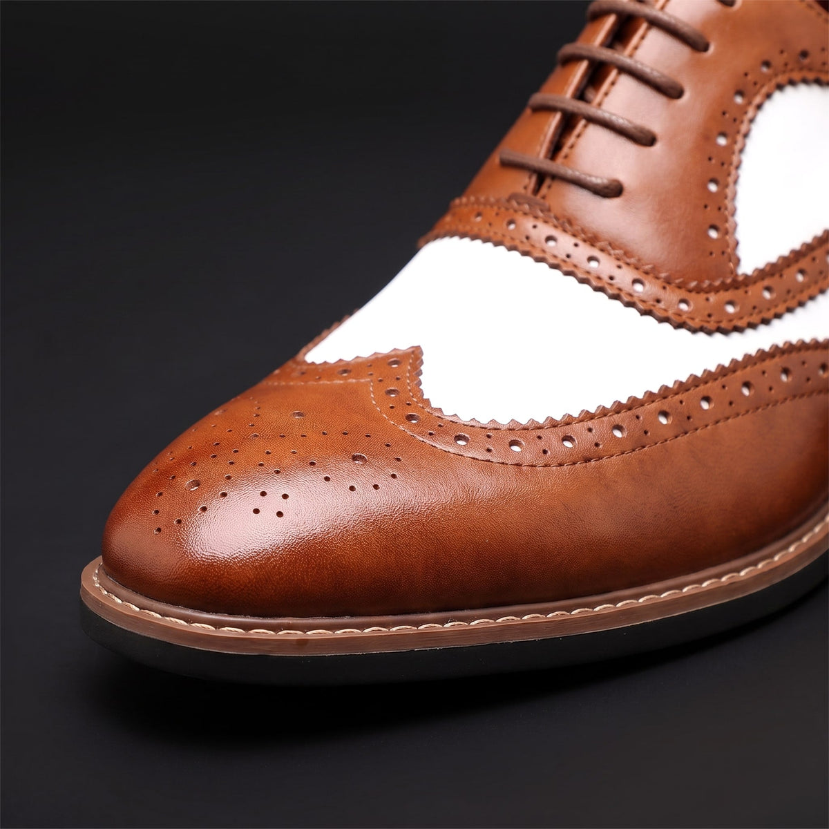 Unisex Brogue Oxford Shoes with Two-Tone Wingtip Trim