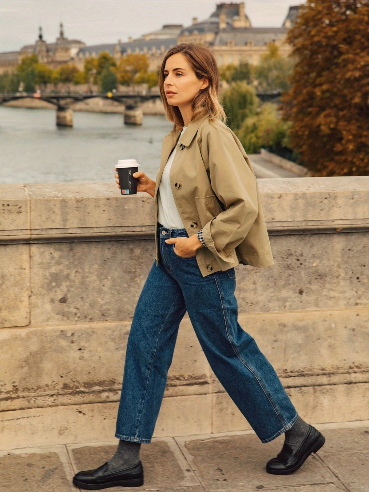 Women's Classic Jacket with Collar and Button Front