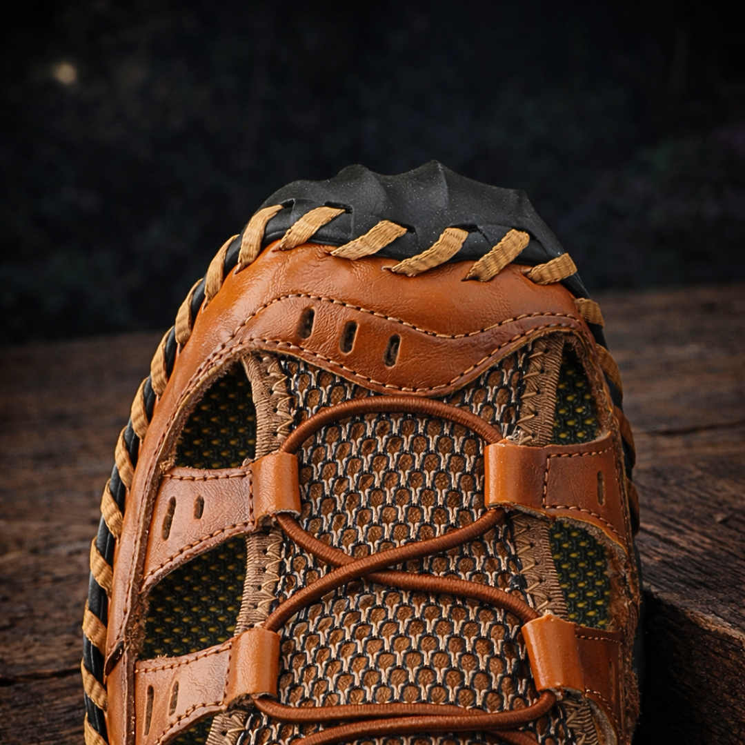 Men's Outdoor Walking Sandals with Closed Toe