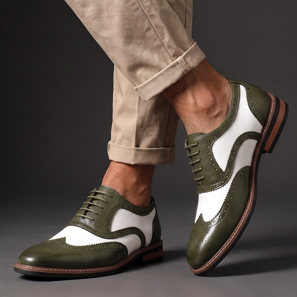 Unisex Brogue Oxford Shoes with Two-Tone Wingtip Trim