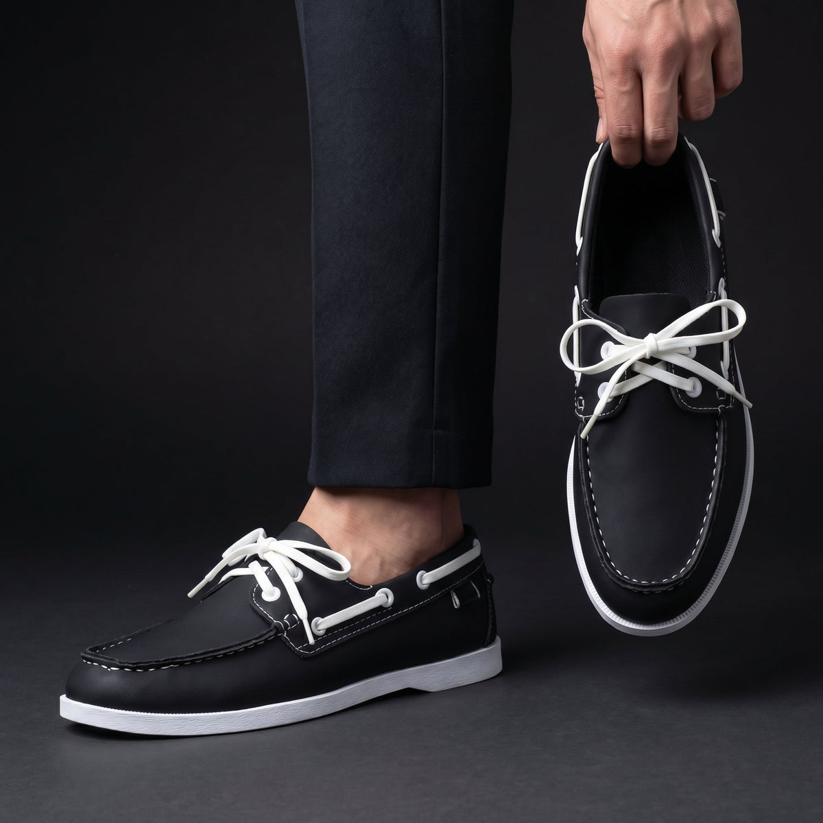 Men's Boat Shoes with Two-Tone Contrast Design